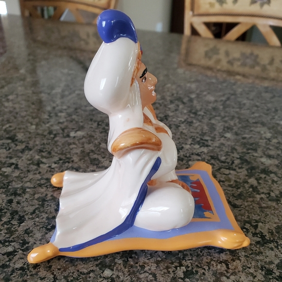 DISNEY Aladdin on Magic Carpet Figurine!! - Picture 4 of 9